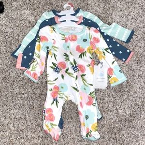 Newborn sleep n play